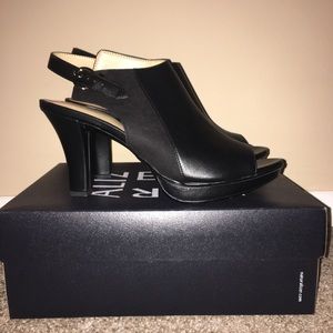 Naturalizer Dawn peep toe/Slingback